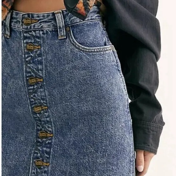 NWOT Lee Vintage MIDI Skirt Acid Wash size 26. High Waisted. - Picture 11 of 12